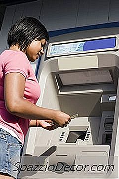 Hoeveel Contant Geld Kunt U Tegelijkertijd Opnemen Bij De Bankautomaat Van Uw Bank?