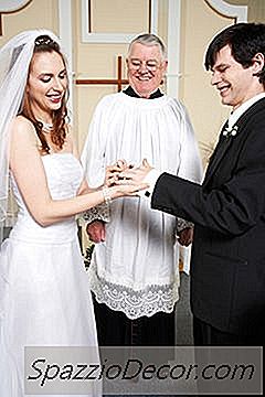 Combien Payez-Vous Les Prédicateurs Pour Les Mariages