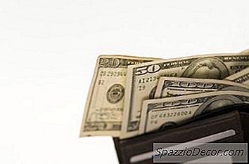 Колко Пари Трябва Да Правят Съпружеската Двойка Преди Данъците?