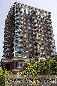 Kjøpe Et Utelukket Leilighetskompleks