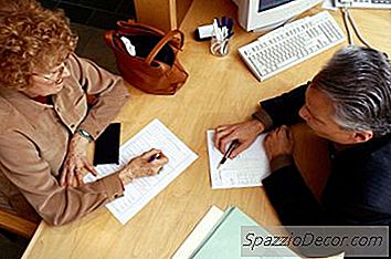 Điều Gì Xảy Ra Với Tài Khoản Ngân Hàng Khi Ai Đó Chết?