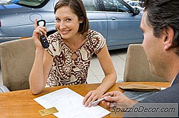 Quando Noleggia Un'Auto Paghi Anche Per Il Chilometraggio?