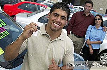 Quando Noleggi Una Macchina, Chi Paga Per La Manutenzione?