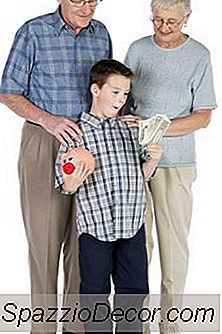 Bisakah Kakek Nenek Membuka Ira Untuk Cucu Mereka?