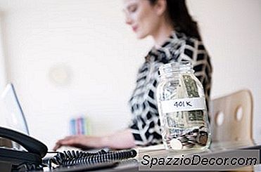 Posso Sacar Meu 401 (K) Enquanto Ainda Estou Empregado?