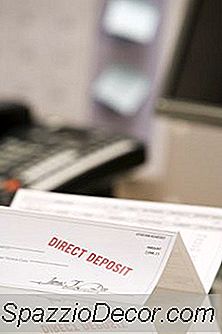 การหักเงิน 401 (K) มีผลกระทบต่อการประกันสังคมหรือไม่?