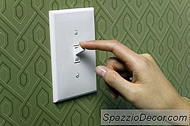 Como Faço Para Economizar Dinheiro Em Contas Elétricas?