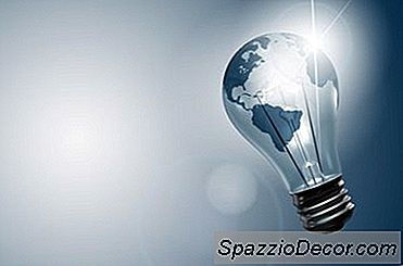 ¿Cuánto Dinero Puede Ser Ahorrado Al Volverse Verde Y Usar Bombillas De Luz Verde?