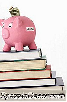 Quanto Dinheiro Você Recebe Por Reivindicar Um Estudante Universitário Sobre Os Impostos?