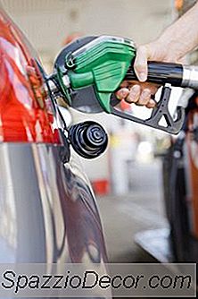 Quanto Imposto Existe Em Um Galão De Gasolina?