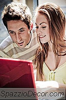 Sådan Køber Du En Ny Bil Ved Hjælp Af Internettet