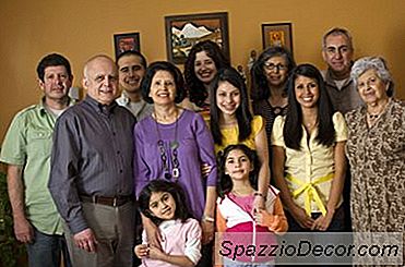 एक बचत सुविधा के साथ जीवन बीमा नीतियां