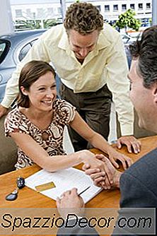 ¿Qué Tarifas Tiene Que Pagar Si Excede Su Millaje En Un Arrendamiento De Un Automóvil?