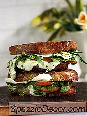 11 Sandwich Keju Bakar Terbesar Yang Pernah Dibuat