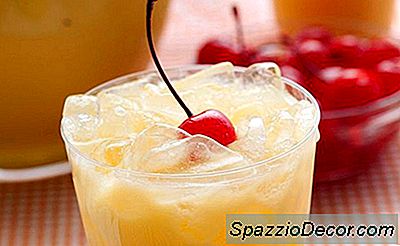 4 Cocktail-Uri Tematice Pentru A Vă Distra În Timpul Emisiunii