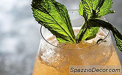 Şimdiye Kadar Sahip Olabileceğiniz En İyi Nane Julep (Kentucky Derbisi İçin Tam Zamanında)