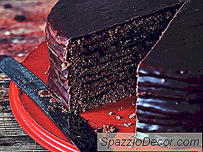 Schokoladen-Alabama-Stapel-Kuchen