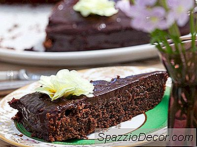 Bolo De Chocolate Com Lima