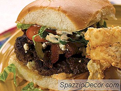 Dutch'S Blue Cheese A Bacon Burger S Chipotle Mayo