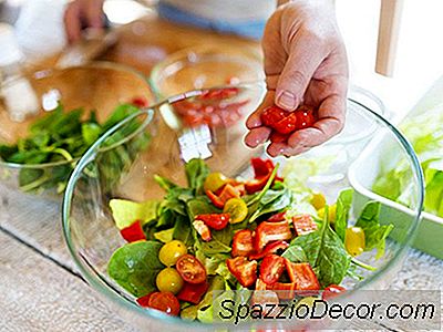 Làm Thế Nào Để Sử Dụng Một Spinner Salad