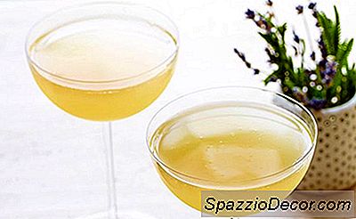 Um Cocktail De Vinho Espumante Com Infusão De Lavanda You'Ll Obcecar Mais