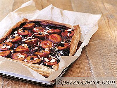 Blomme, Blåbær Og Almond Tart