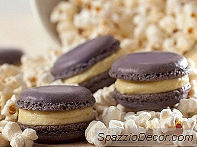 Popcorn Pastry Cream Macarons