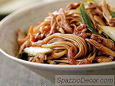 Công Thức Của Ngày: Thịt Lợn Quảng Đông Lo Mein