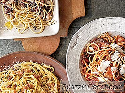 Spaghetti Mit Sardellen, Radicchio Und Zwiebeln