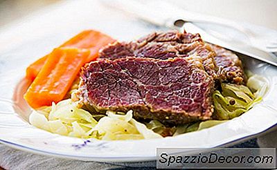 Ett St. Patty'S Day Recept Of Corned Beef And Cabbage