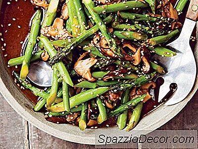 Măng Tây Xào Với Nấm Shiitake