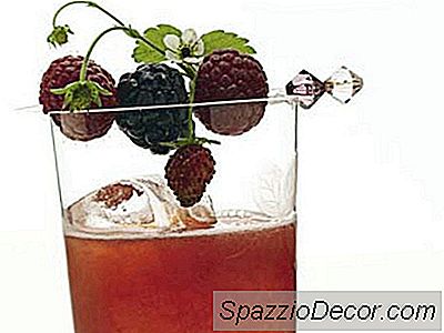 Ricetta Summer Berry Fizz Cocktail