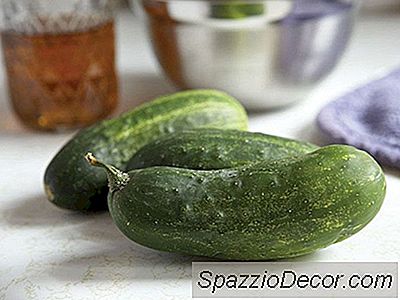 Tatlı Ve Ekşi Sarımsak Dereotu Turşu