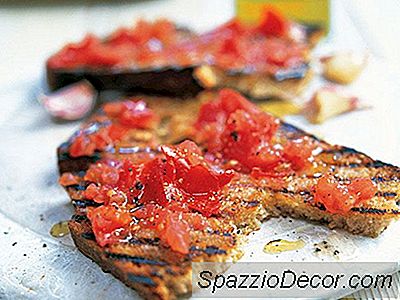 Cà Chua Và Tỏi Bruschetta