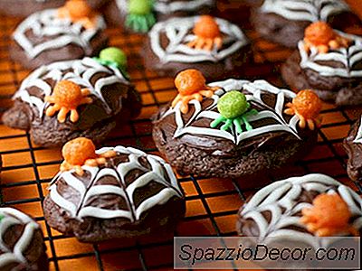 Trix Or Treat Spider Cookies