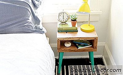 Een Aangepaste Midden Van De Eeuw Geïnspireerde Bijzettafel Die Je Kunt Aanpassen