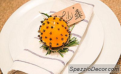 Diy Un Cartofi De Portocale Si Rozmarin Pentru Craciun