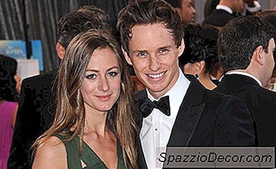 La Punta Dei Newlywed Di Eddie Redmayne Potrebbe Farti Risparmiare 5 Minuti In Aeroporto