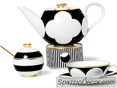 Flora, Fauna E Uma Viagem De Mesa Dourada Ao Redor Do Mundo