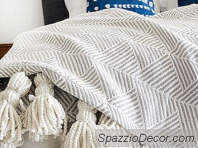 Kendi Trendy Püskülünü Battaniyeye At