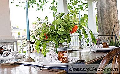 Porch-Perfect And Patriotic Tablescape + Floral Diy