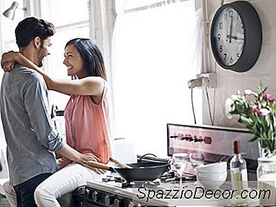 커플 퀴즈 : 집에서 놀라운 성관계는 어디에서해야할까요?
