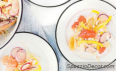 Ein Erfrischender Sommersalat Aus Grapefruit Und Fenchel