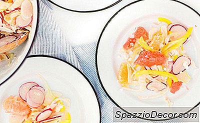 Ein Erfrischender Sommersalat Aus Grapefruit Und Fenchel