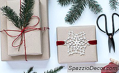 Un Très Joyeux Noël Minimal: Emballage Simple De Cadeaux De Vacances