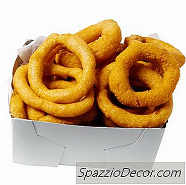 Могат Ли Кучетата Да Имат Пръстени Лук?