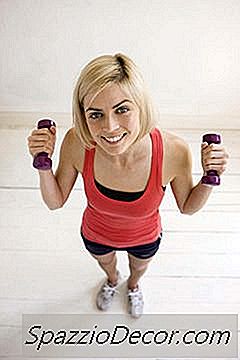 Tentang Mesin Alternatif Ke Bahu Dumbbell Tekan