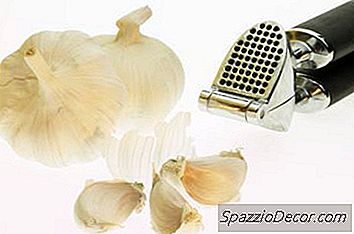 Ползите От Яденето На Сурови Чесън Скилидки