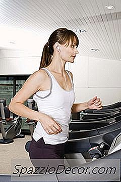 Bir Koşu Bandı Kollarınız Çevresinde Kilo Vermenize Yardımcı Olabilir Mi?