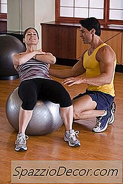 Bolas De Exercício Realmente Ajudam Você A Obter Um Estômago Plano?